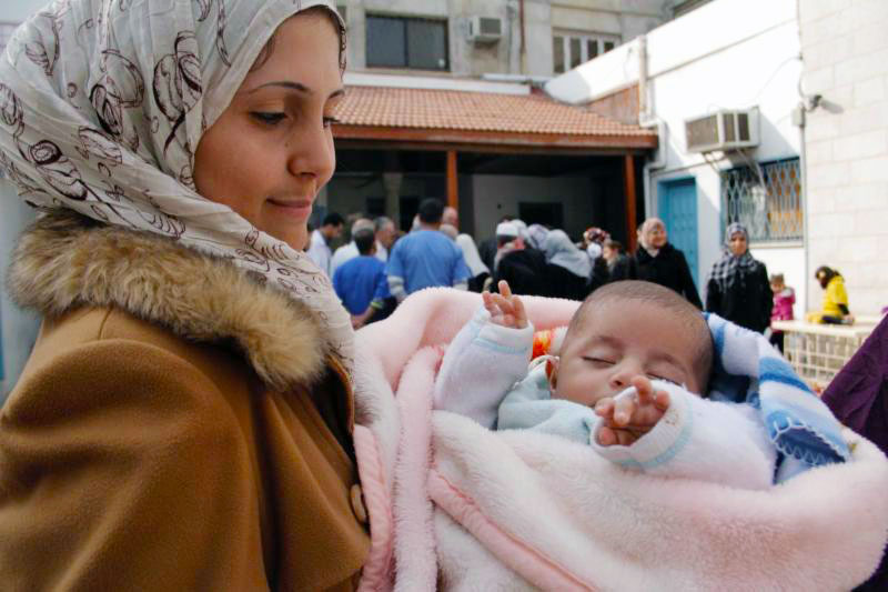 mother-and-infant-ahli-free-clinic-gaza