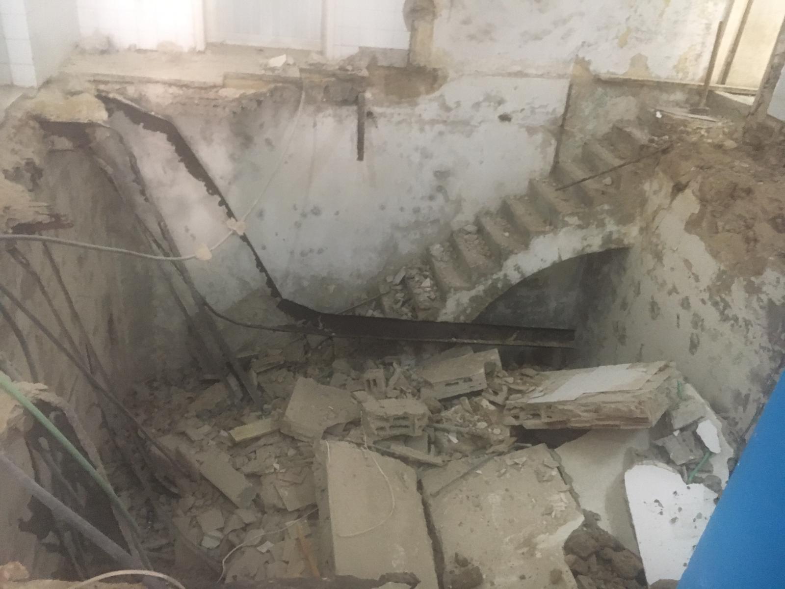 A photo of Ahli hospital collapse.
